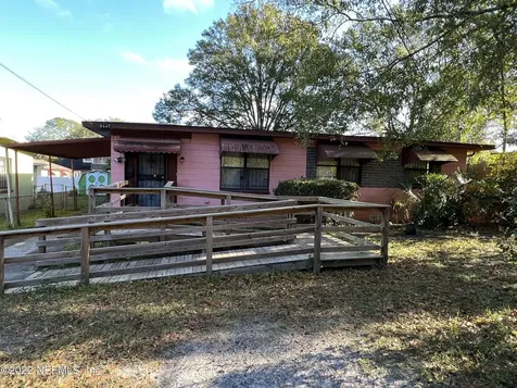 5247 Cleveland Road Jacksonville FL 32209
