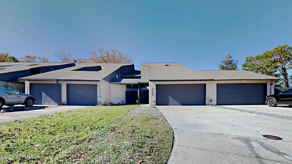 1196 Romaine Circle W Jacksonville FL 32225