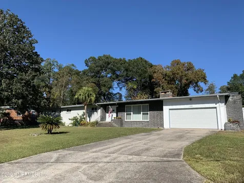905 Carlotta Road W Jacksonville FL 32211
