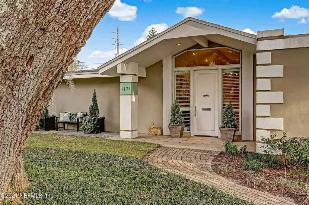 4171 Alhambra Drive W Jacksonville FL 32207