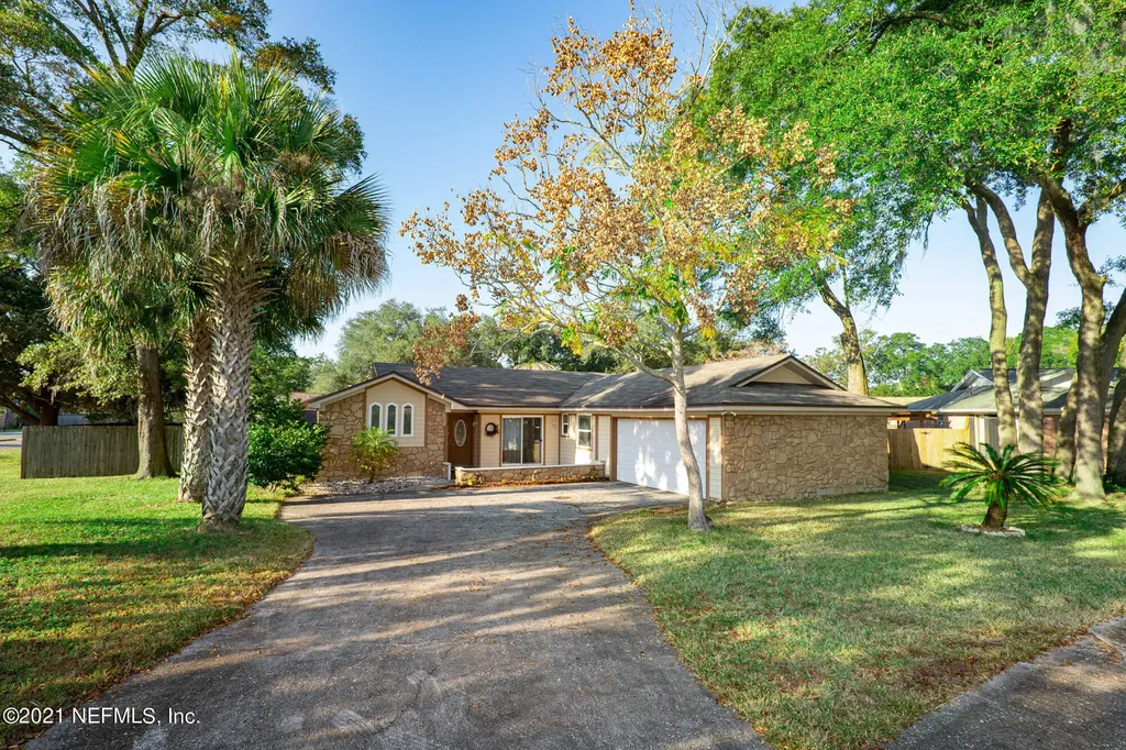 6015 Greenwillow Court Jacksonville FL 32277
