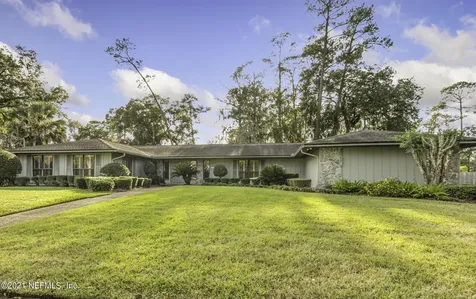 9350 Beauclerc Wood Lane N Jacksonville FL 32257