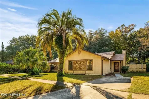 1076 Willow Cove Court W Jacksonville FL 32233