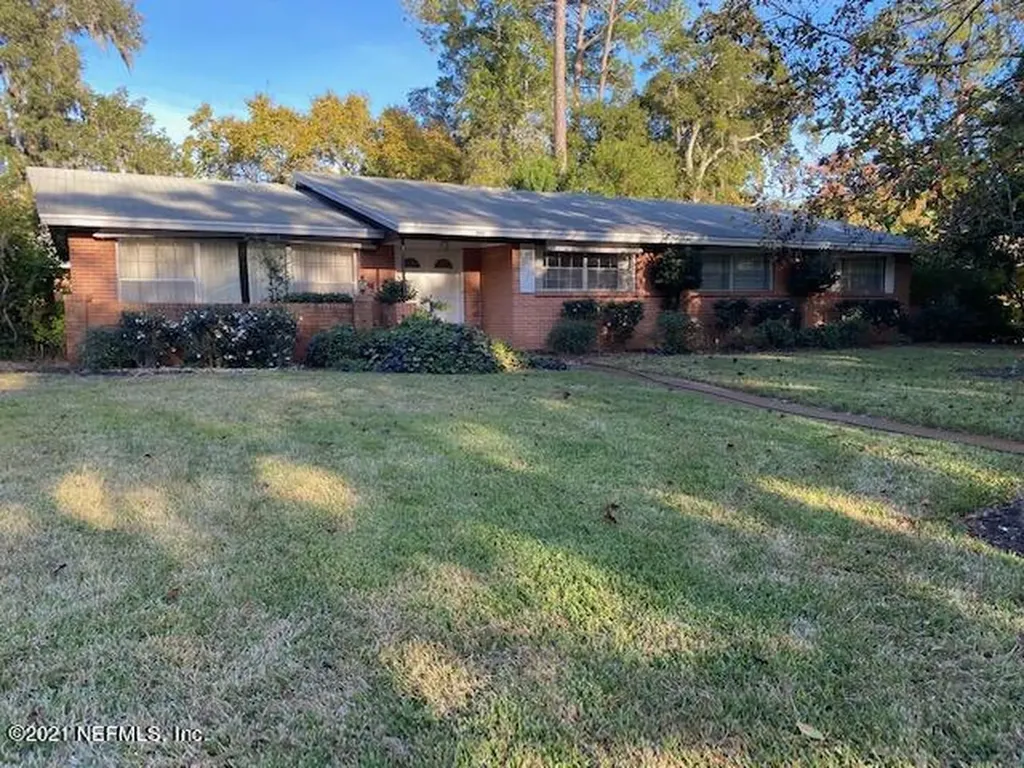 6809 La Loma Drive Jacksonville FL 32217