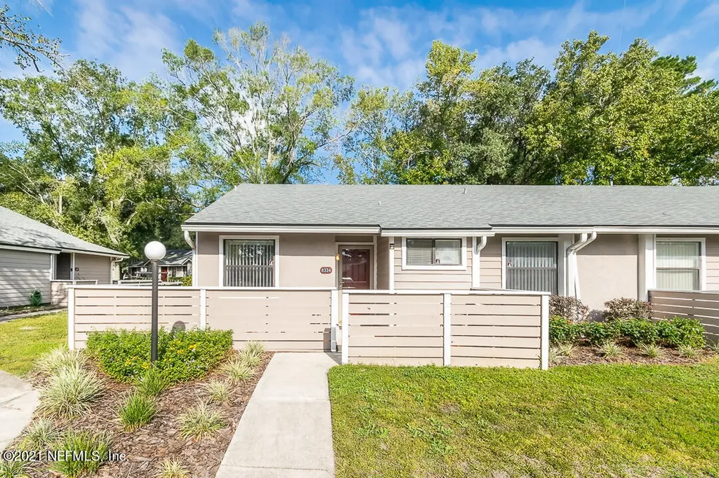 8334 Derbyshire Place Jacksonville FL 32244