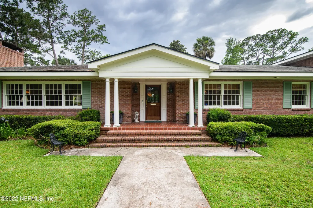 5012 Yacht Club Road Jacksonville FL 32210