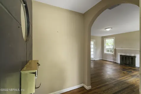 4614 Pinewood Avenue Jacksonville FL 32207