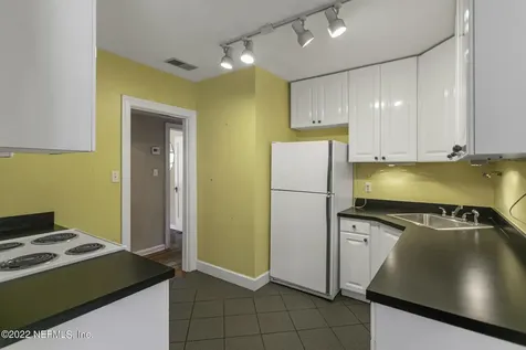 4614 Pinewood Avenue Jacksonville FL 32207