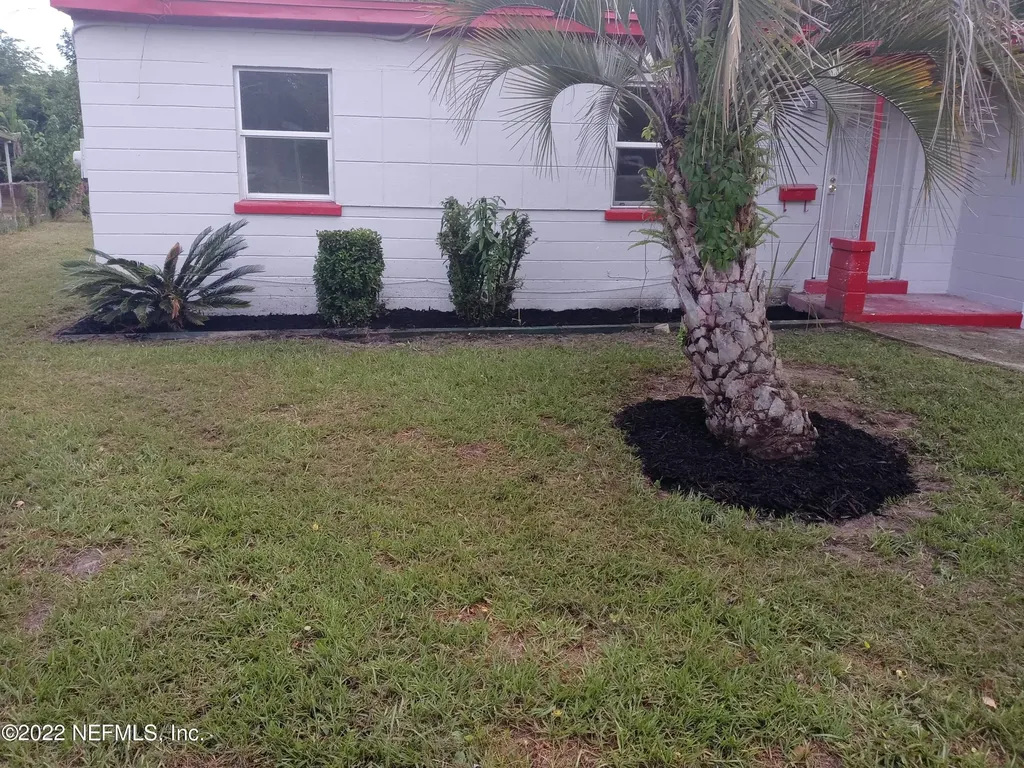 6102 Ardisia Road W Jacksonville FL 32209