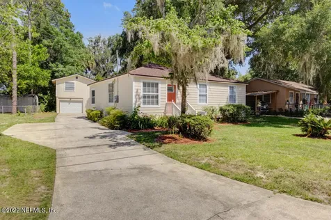 1569 River Hills Circle W Jacksonville FL 32211