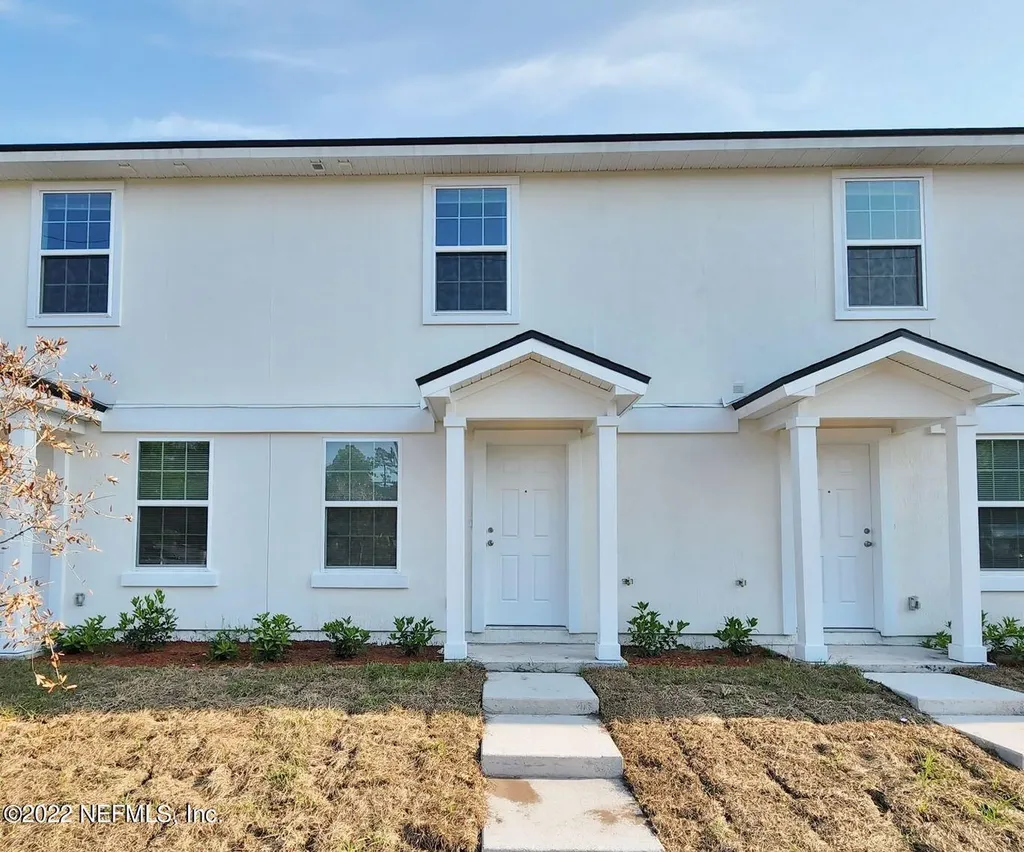 8492 Mcgirts Village Lane Jacksonville FL 32210