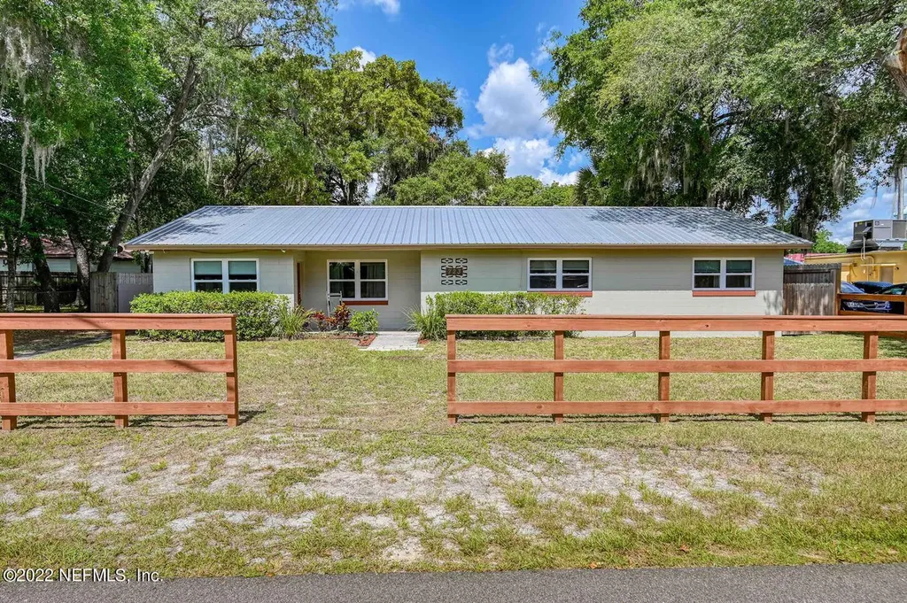 723 Julia Street Palatka FL 32177