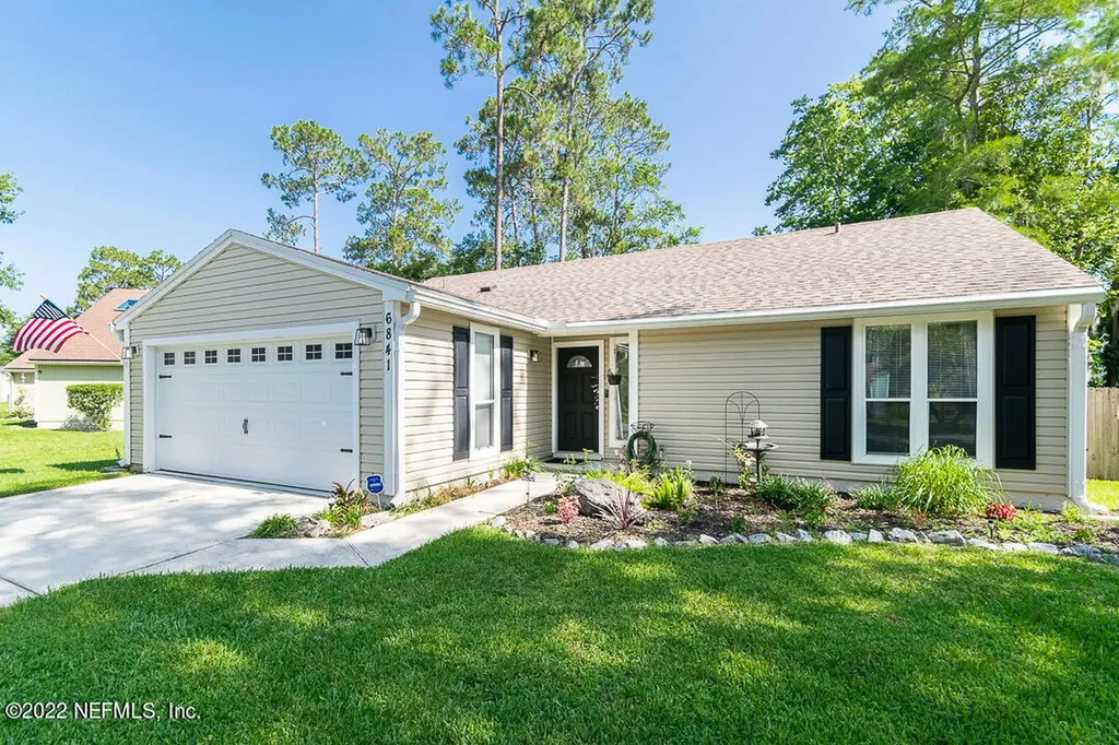 6841 Coralberry Lane S Jacksonville FL 32244
