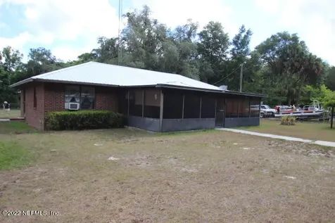 7334 Old Wolf Bay Road Palatka FL 32177