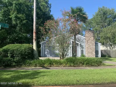 6812 Coralberry Lane N Jacksonville FL 32244