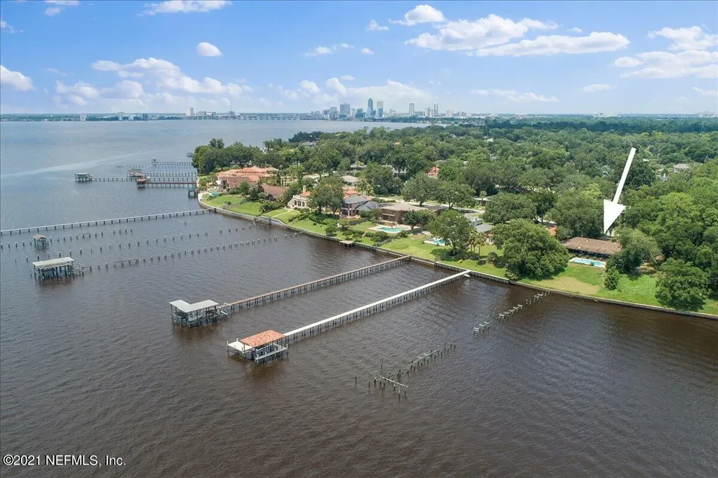 4278 Point La Vista Road W Jacksonville FL 32207