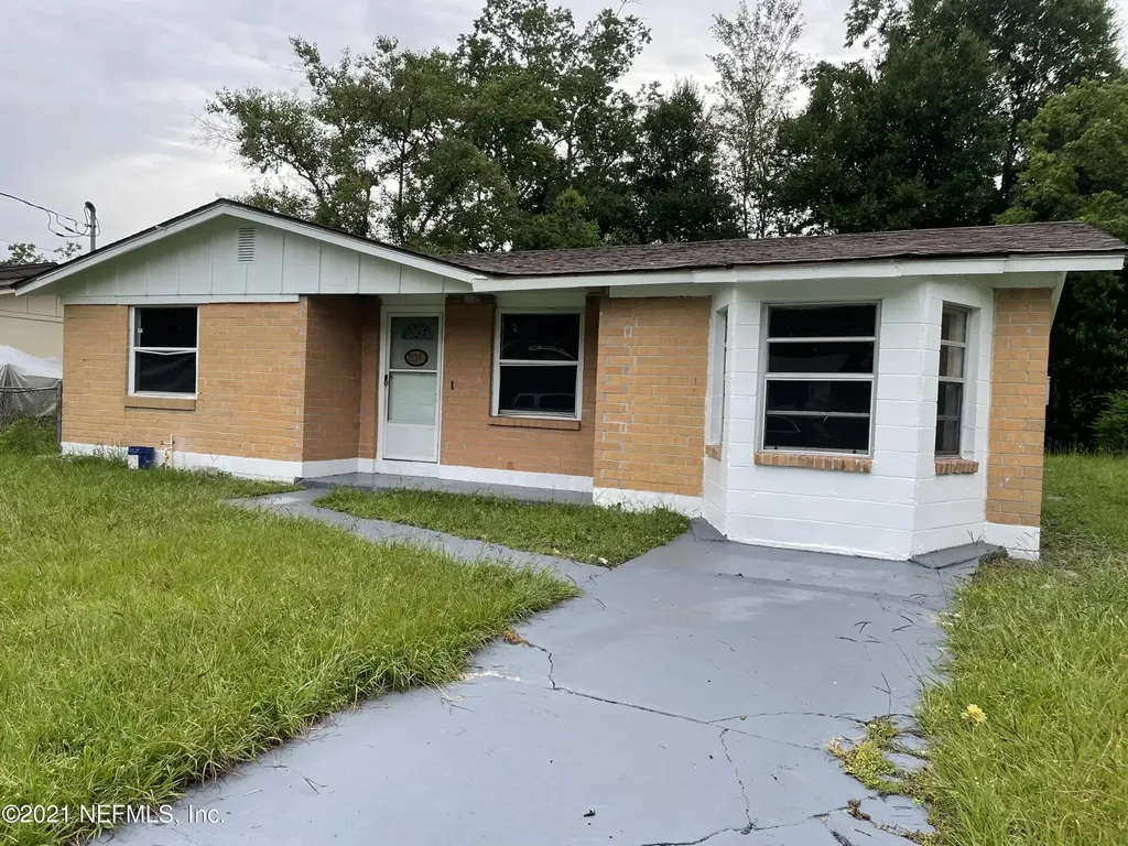 7536 John F Kennedy Drive E Jacksonville FL 32219