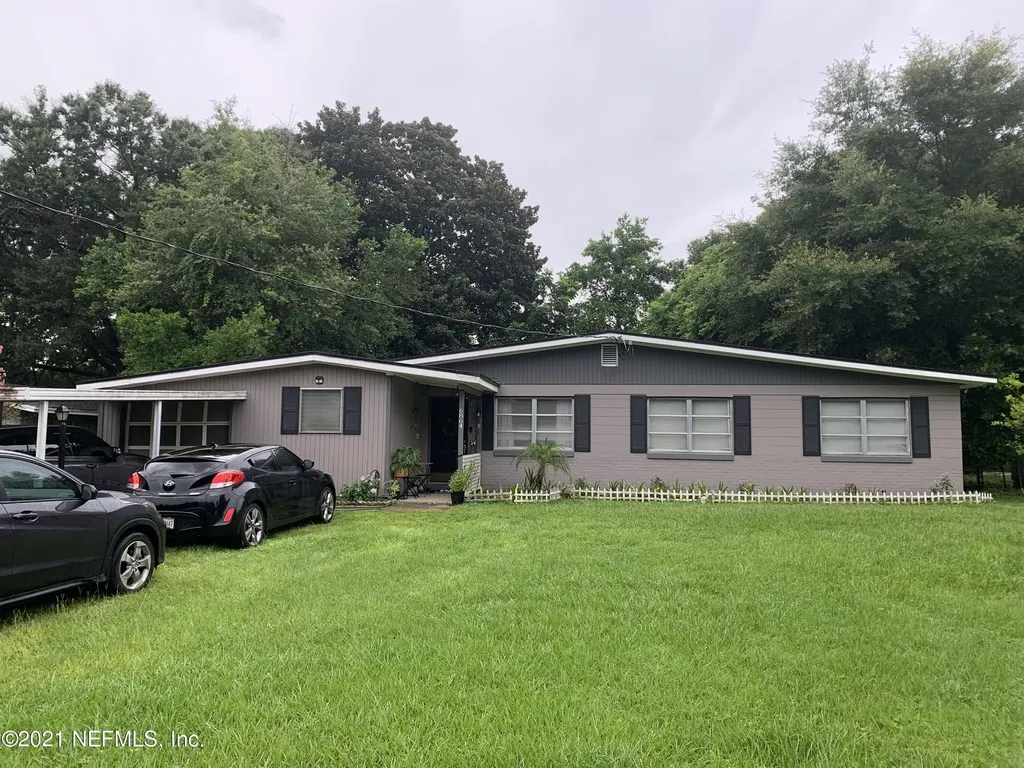 6864 Peter Pan Place Jacksonville FL 32210