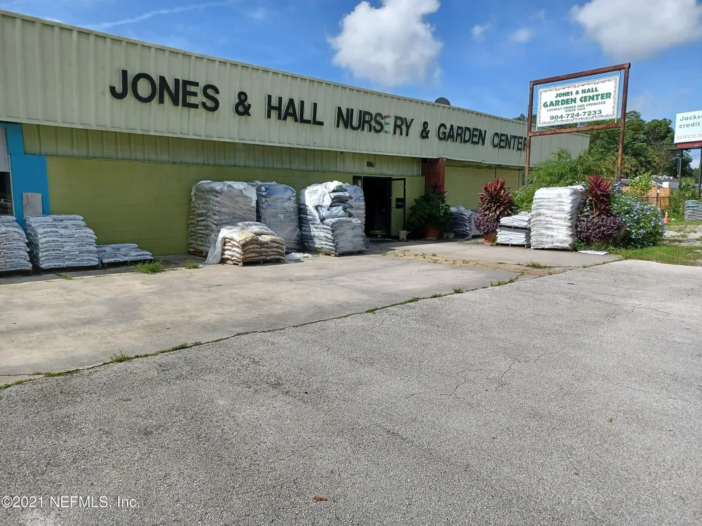 8204 Beach Boulevard Jacksonville FL 32216