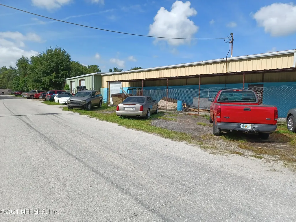 8204 Beach Boulevard Jacksonville FL 32216