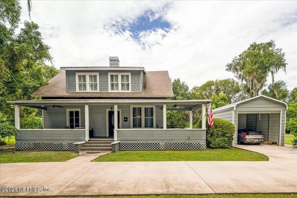 25 N Prospect Street Crescent City FL 32112