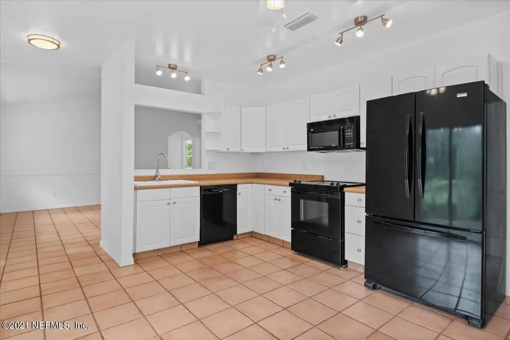 112 Weerts Road San Mateo FL 32187