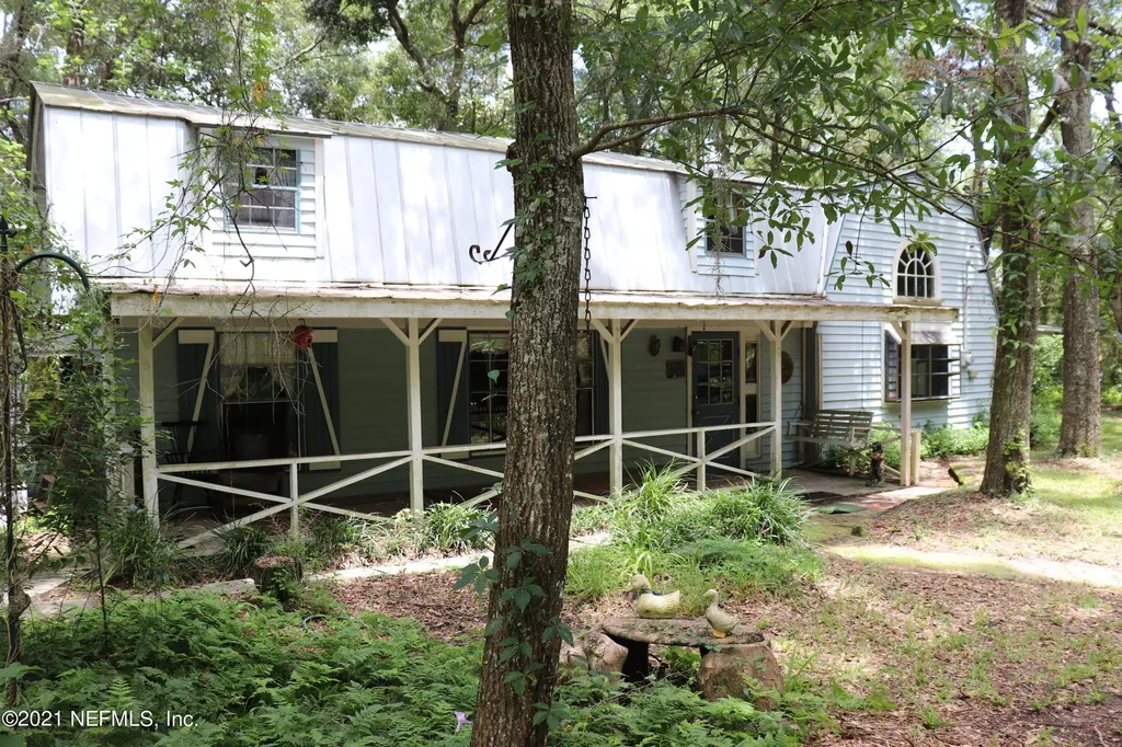 262 Swan Lake Drive Melrose FL 32666