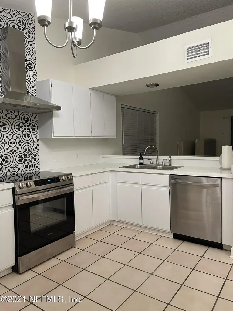 1022 Snug Harbor Court Atlantic Beach FL 32233