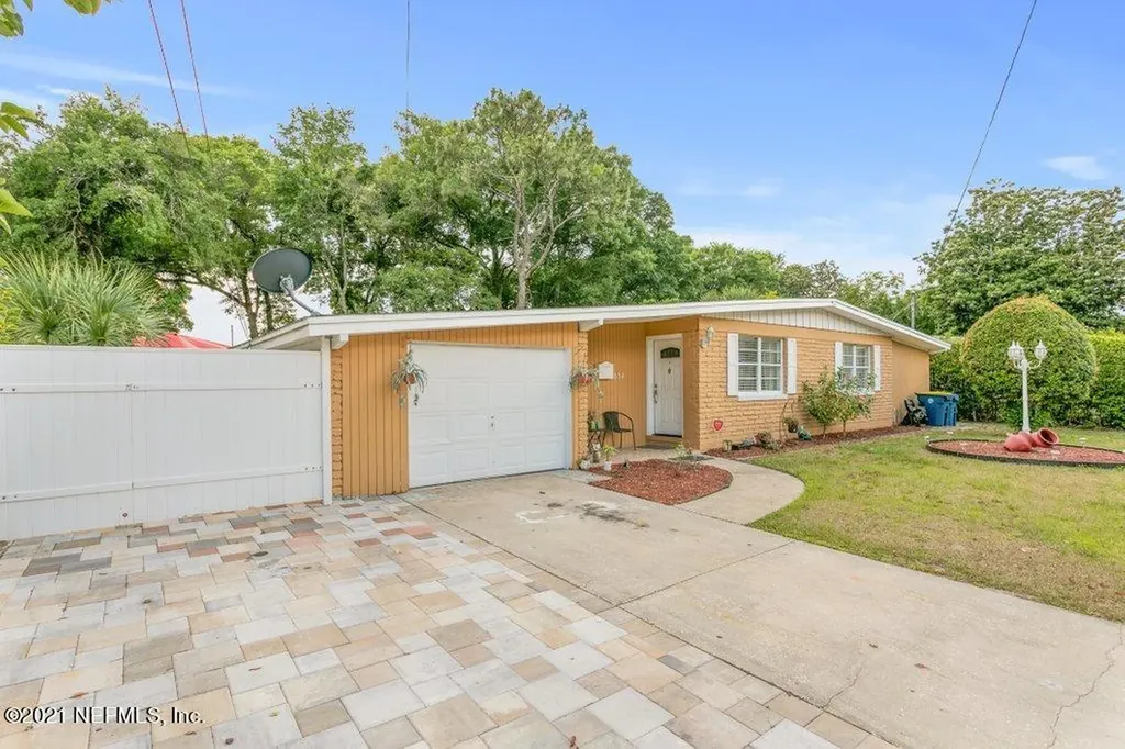 6652 Barkwood Drive Jacksonville FL 32277