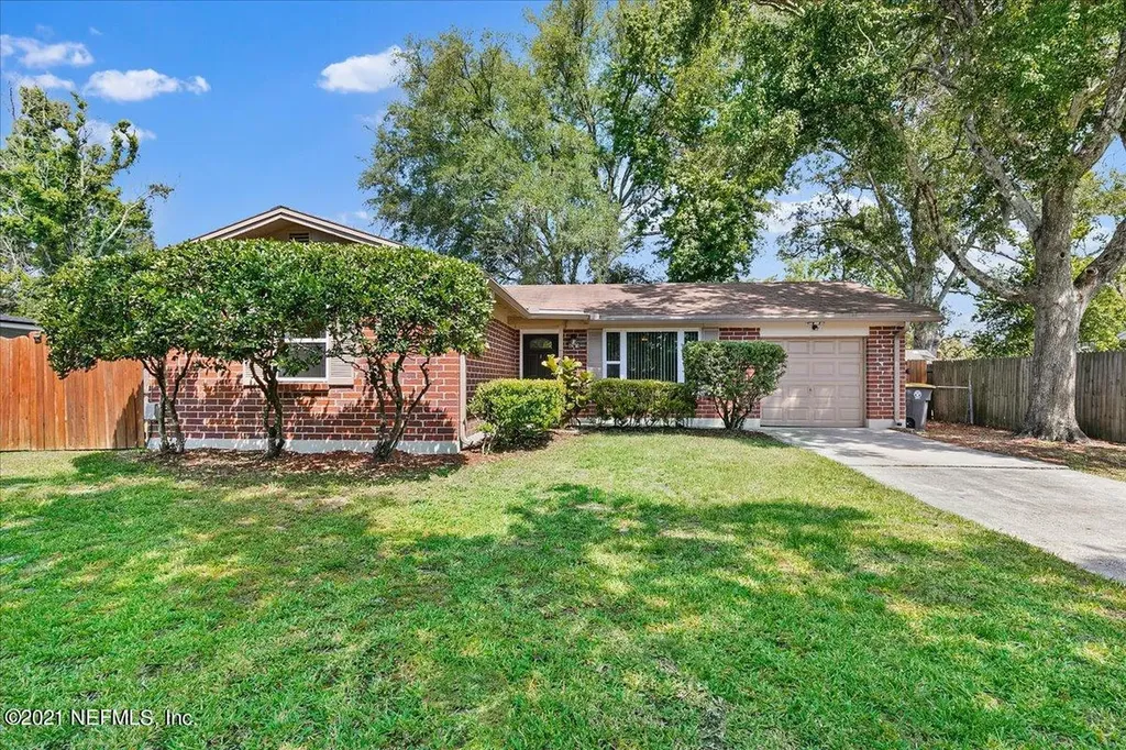 8239 Frost Street N Jacksonville FL 32221