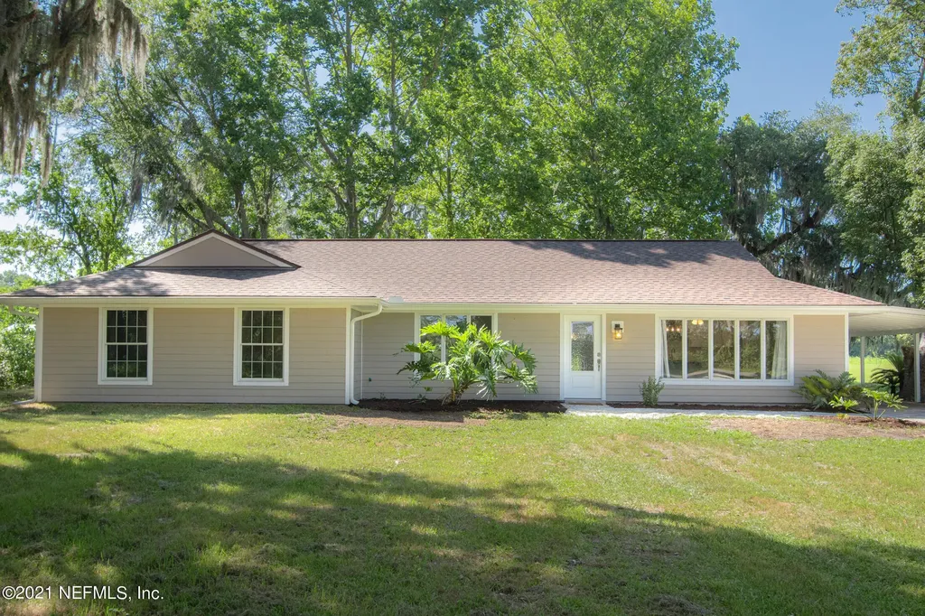 156 Commercial Avenue East Palatka FL 32131