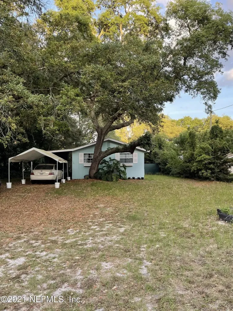 274 Swan Lake Drive Melrose FL 32666