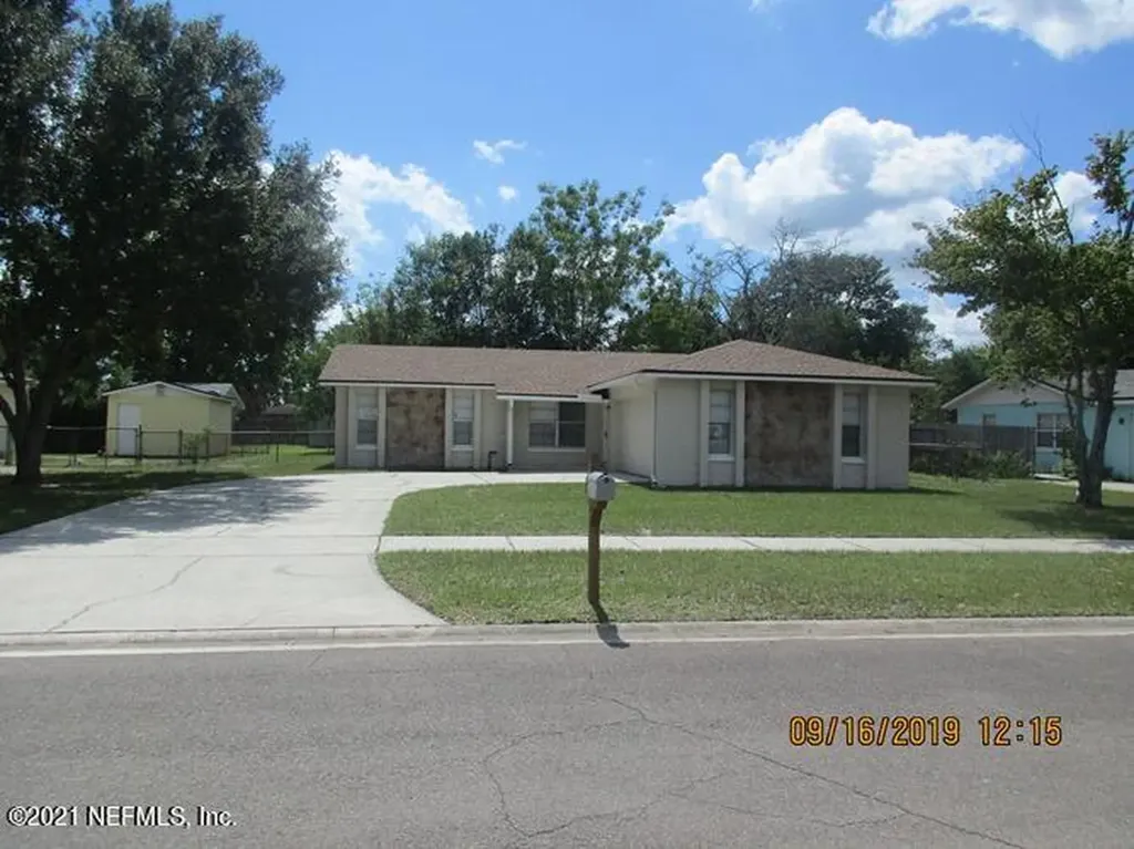 8194 Old English Drive Jacksonville FL 32244