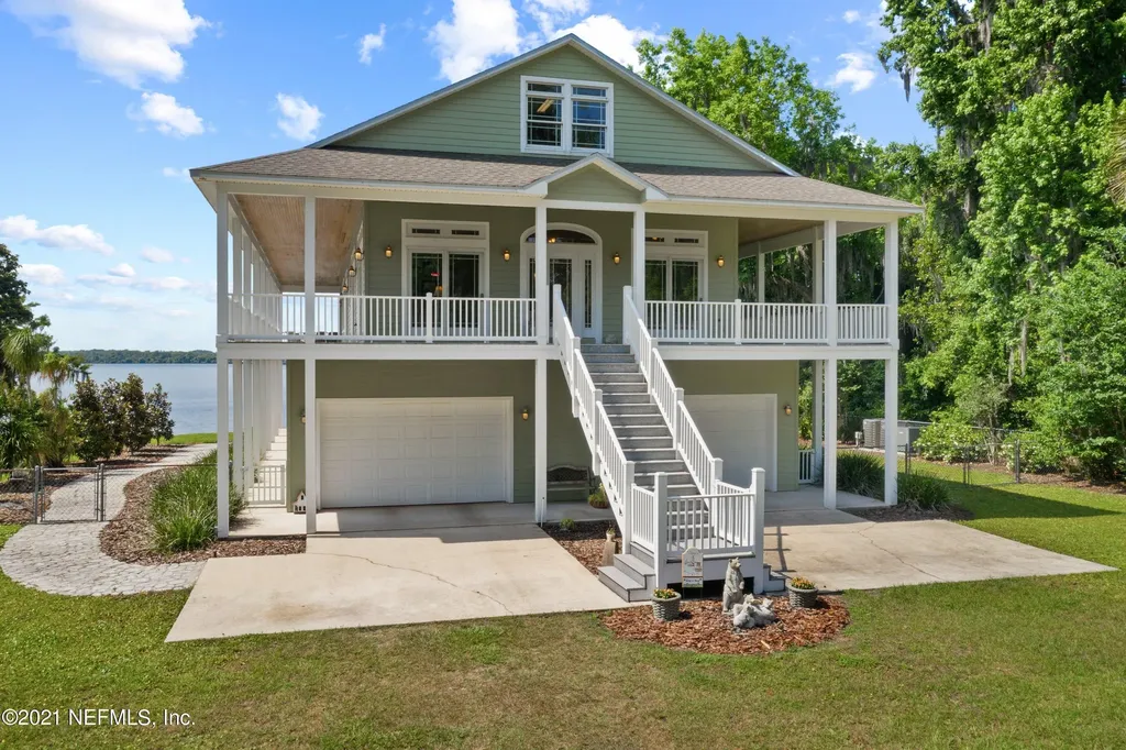 305 W River Road Palatka FL 32177