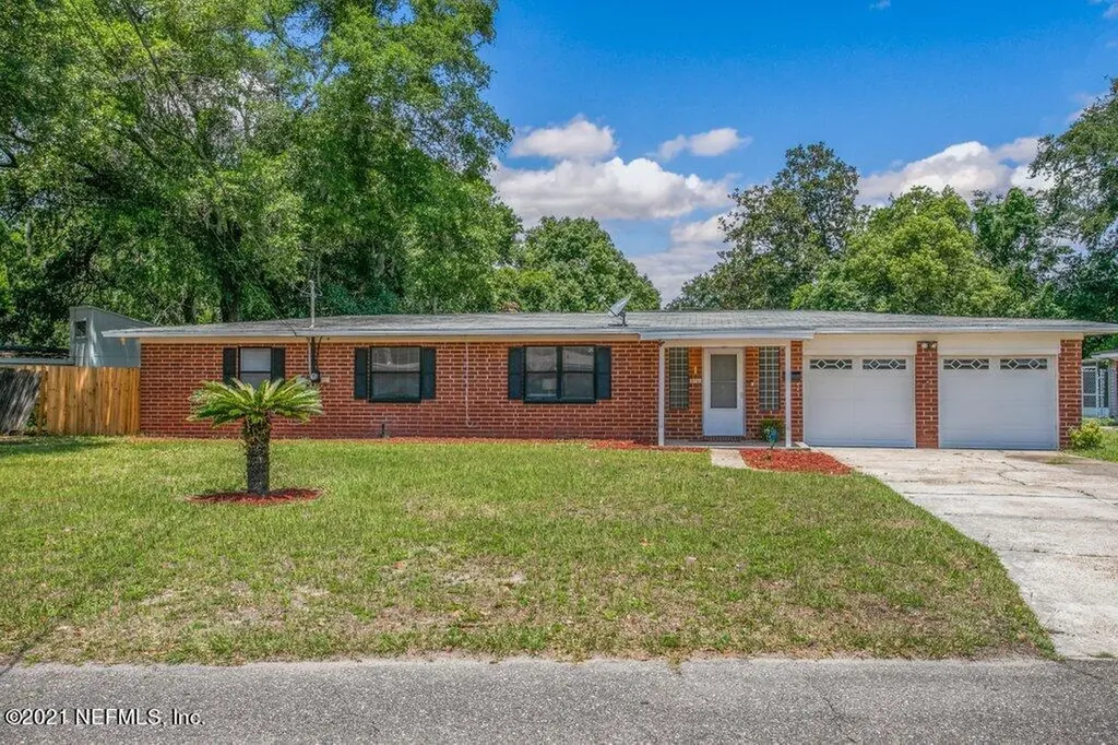 5761 Lake Lucina Drive S Jacksonville FL 32211