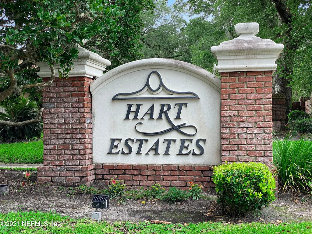 851 Poydras Lane N Jacksonville FL 32218