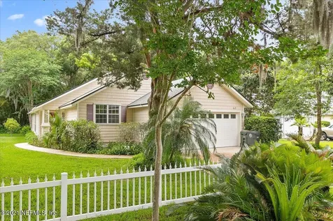 613 Paradise Court Atlantic Beach FL 32233