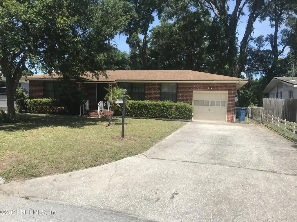 1411 Magnolia Circle W Jacksonville FL 32211