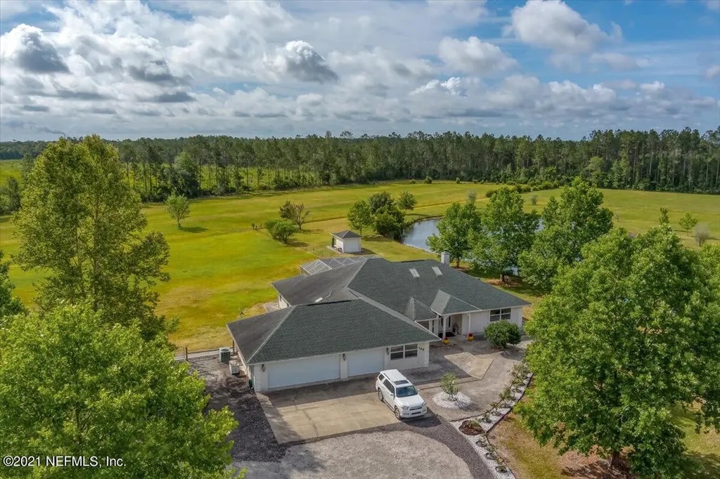 136 N Providence Church Road Palatka FL 32177