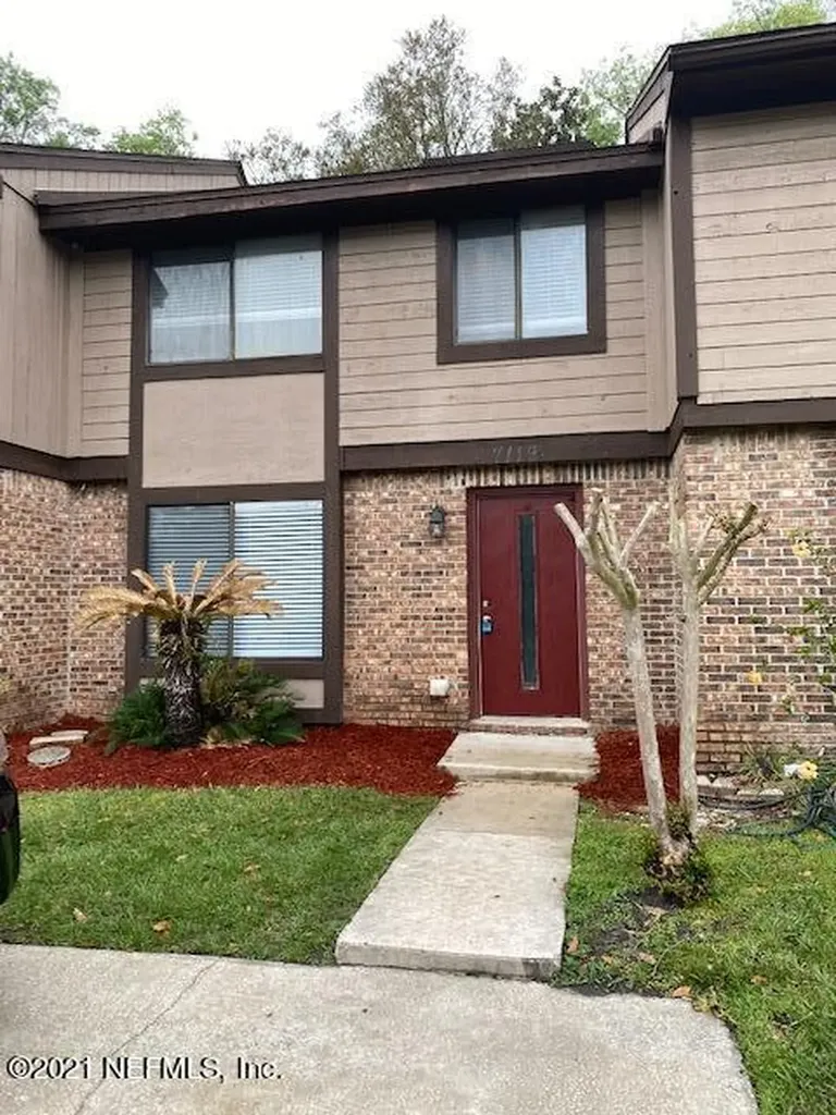 7119 Prestwick Circle N Jacksonville FL 32244