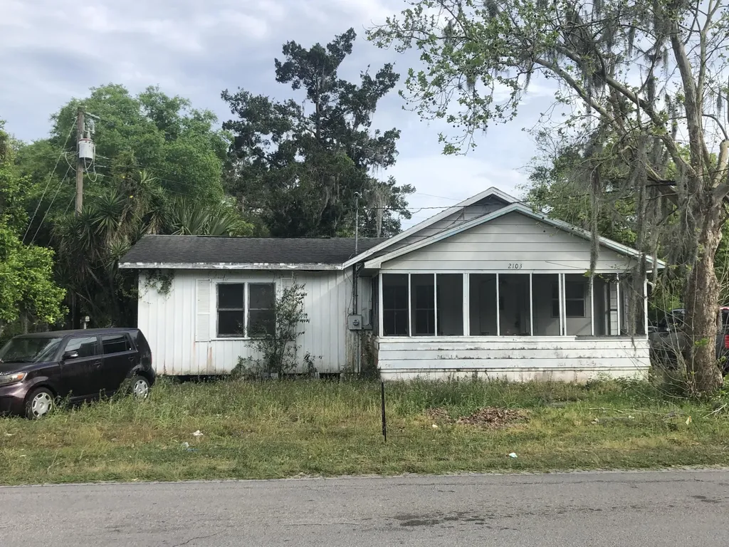 2103 Silver Lake Drive Palatka FL 32177