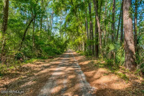 411 E River Road East Palatka FL 32131