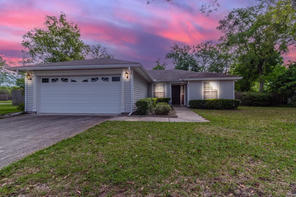 8497 Charlesgate Circle W Jacksonville FL 32244