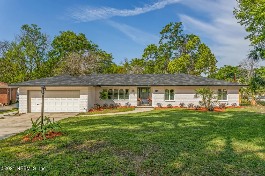 1066 Parkridge Circle W Jacksonville FL 32211