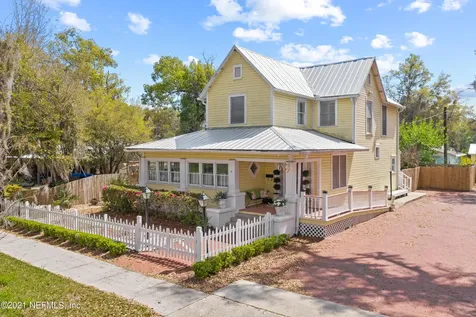 715 Walnut Street Green Cove Springs FL 32043