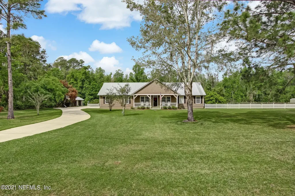 401 East River Road East Palatka FL 32131