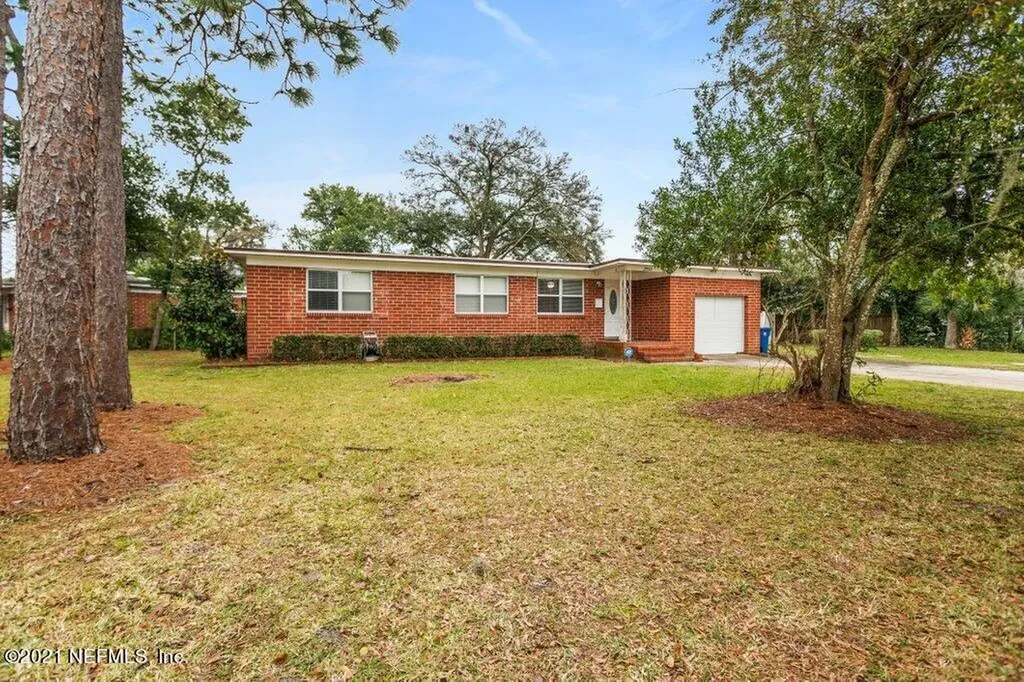 2915 Red Oak Drive Jacksonville FL 32277
