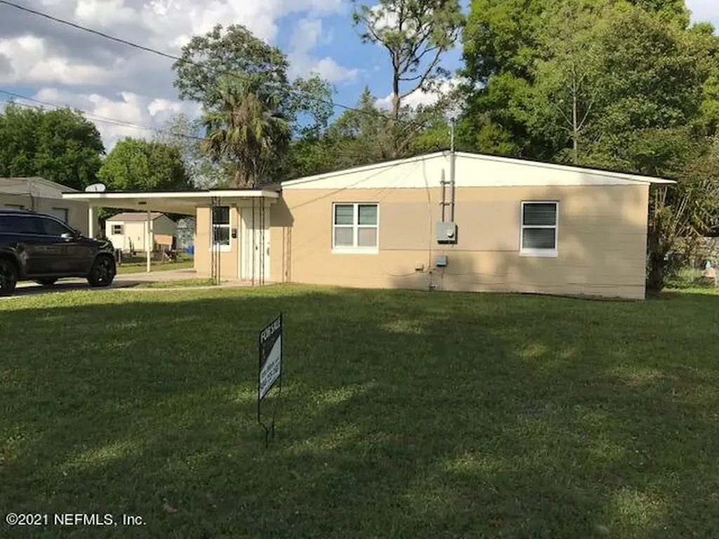 1637 King Arthur Road Jacksonville FL 32211