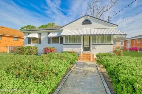 1963 College Circle S Jacksonville FL 32209