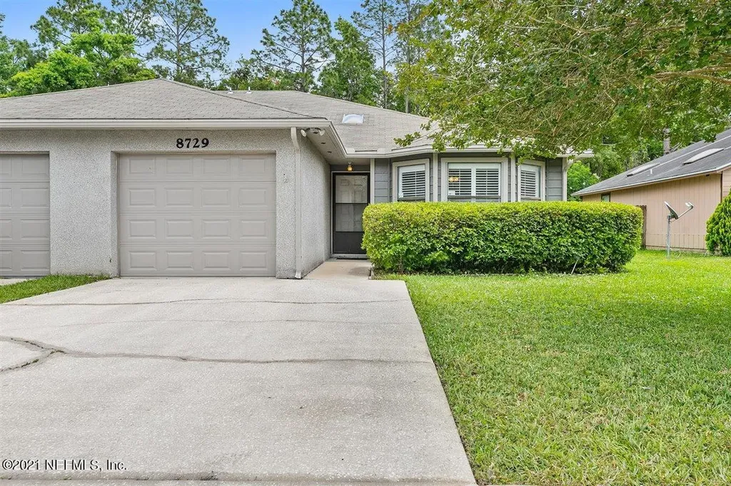 8729 Pinevalley Lane Jacksonville FL 32244